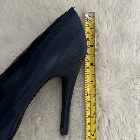 BCBG Generation Platform Heels - Picture 6 of 7